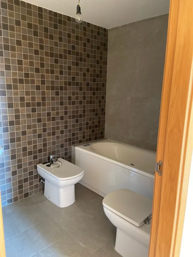 SE VENDE APARTAMENTO EN EL CENTRO DE VALENCIA DE DON JUAN, EXTERIOR, 74 M2,  2 HAB, 2 BAÑOS. — 8
