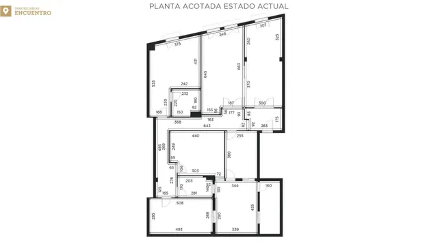 Edificio en plena plaza de la constitución — 21