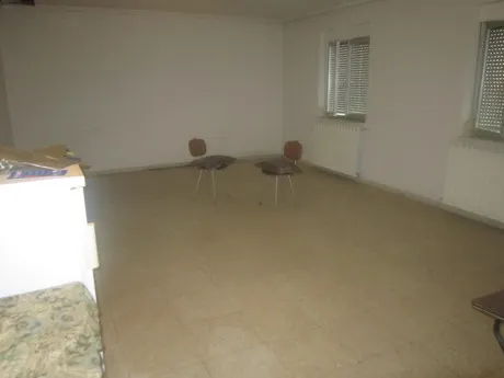 SE VENDE CASA EN VILLAMAÑAN, CON CALEFACCIÓN, GARAJE Y PATIO. — 9