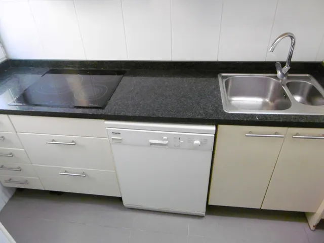 VIVIENDA DE 2 DORMITORIOS TOTALMENTE AMUEBLADA Y EQUIPADA — 18