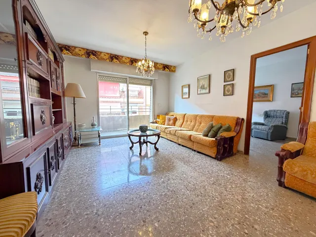 Vivienda de cuatro dormitorios en el centro de Alicante