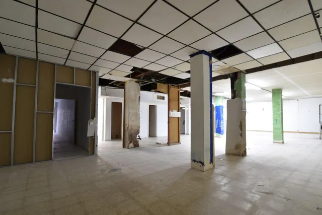 Local comercial en venta al lado de Rambla de la Pau — 6