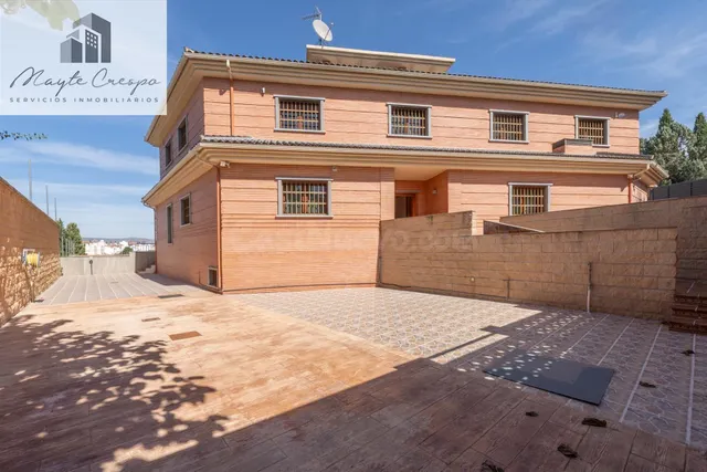 Espectacular Villa Unifamiliar Independiente con Máxima Privacidad y Autonomía en Cortijo del Aire — 4