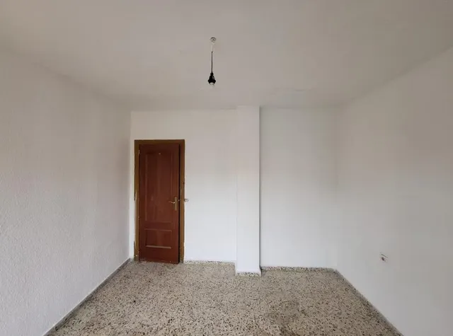 ¡Oportunidad Única en Alguazas! Piso Espacioso para Reformar — 15