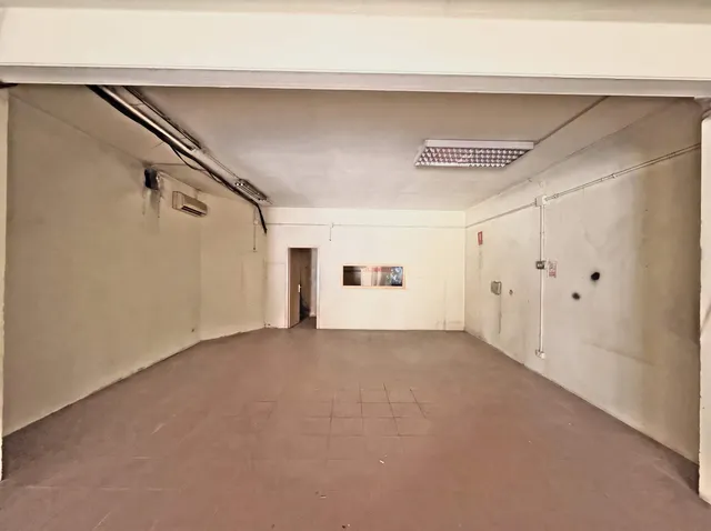 Amplio Local Comercial en Alquiler en Cubelles - €1450/mes — 11