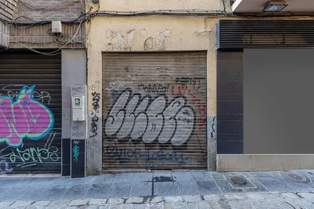 Local de 2 plantas en Granada — 12