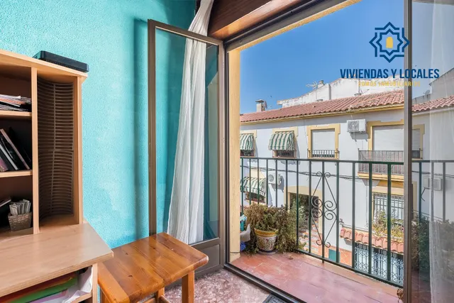 PRECIOSA CASA ADOSADA EN EL CENTRO DE PELIGROS — 19