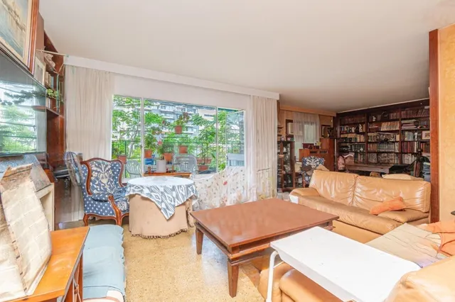 Amplio piso señorial de 196 m2 en Paseo Mallorca - foto 5