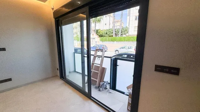 Estudio con terraza, Alicante, Torrevieja, Playa de los Locos. 44 m2, 250 metros al mar — 10