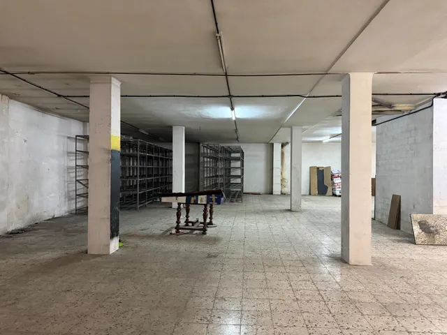 Local tipus magatzem zona Ctra. de Vic — 8
