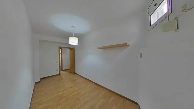 Venta de Estudio en Calle Baró de Sant Lluís — 8
