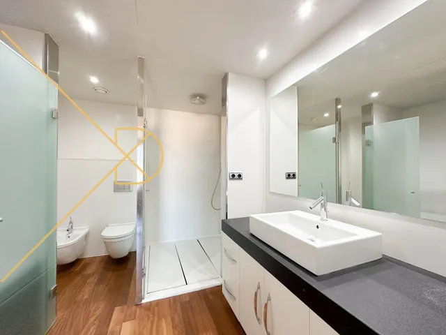 Exclusivo piso  de 125m2 en alquiler. Paseo de Gracia — 30