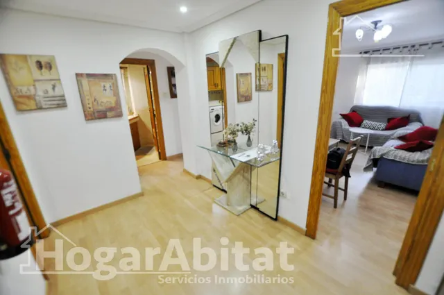 EXTERIOR CON DOS TERRAZAS Y ASCENSOR JUNTO AL METRO — 33