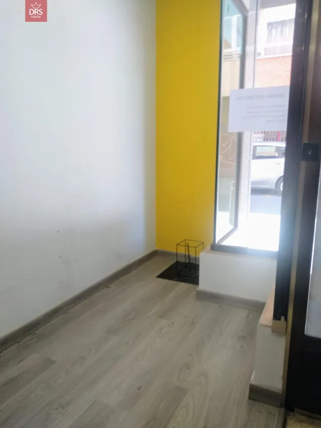 LOCAL COMERCIAL EN CALLE MARQUES DE VILLORES NUM 22 — 2