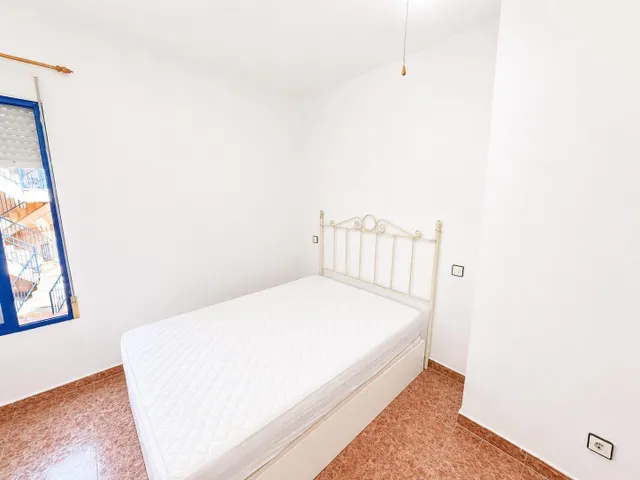 GRAN APARTAMENTO EN TORREVIEJA: 3 HAB, 1 BAÑO — 6