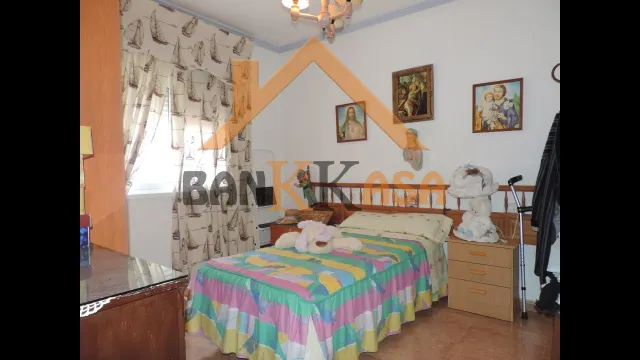 SE VENDE PISO BAJO EN ALCOLEA ZONA LA HERMITA — 14