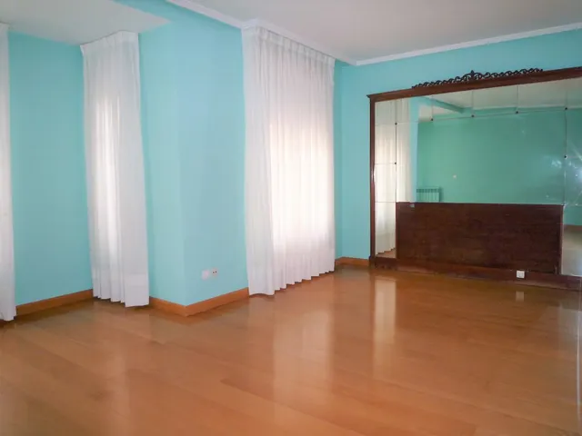 Se Vende Piso de 118 m2, reformado, en Don Jaime esquina Plaza del Pilar — 12