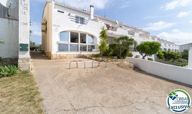 Chalet pareado en venta en Calle Joan Timoneda — 27