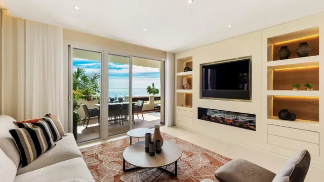 APARTAMENTO TOTALMENTE REFORMADO CON VISTAS DESPEJADAS AL MAR EN VENTA EN BAHÍA DEL VELERÍN, ESTEPON — 26