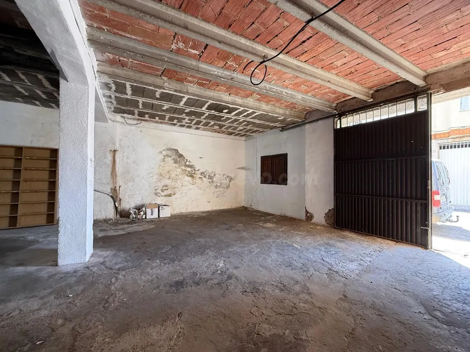 AMPLIO ALMACÉN CON EXCELENTE ACCESO EN ALCANAR EN VENTA