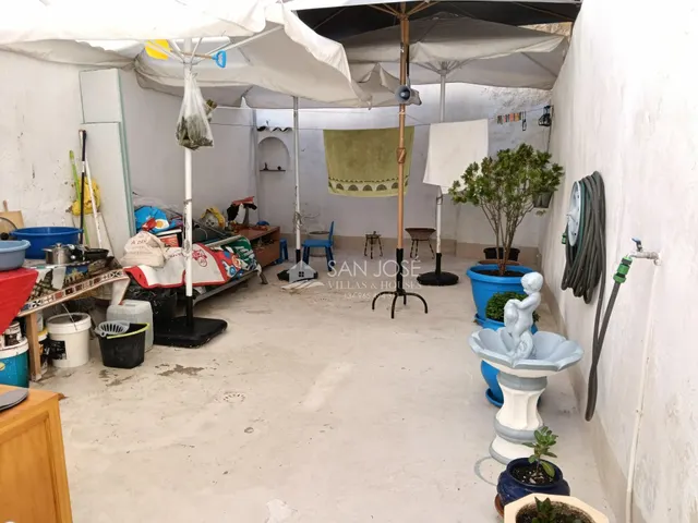 Se vende encantadora casa semi reformada en el corazón de Aspe — 25