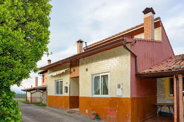 CASA DE ALDEA CON VISTAS Y TERRENO A 15 MINUTOS DE OVIEDO.