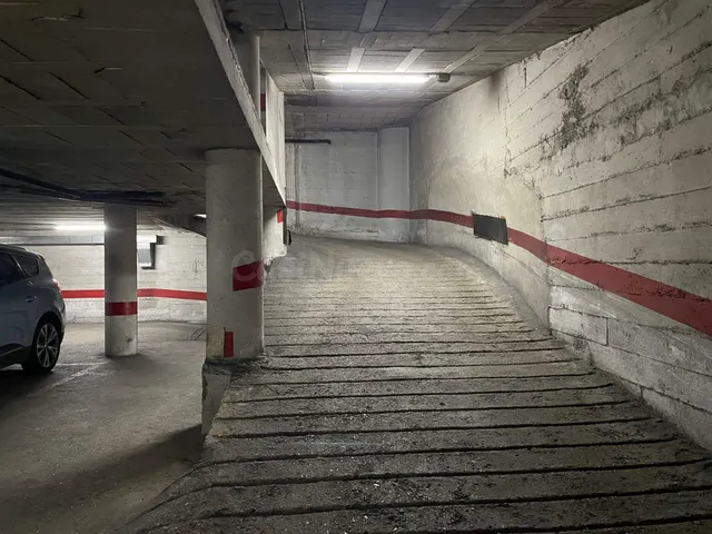 Plaza de garaje para MOTO en zona Sagasta - foto 3