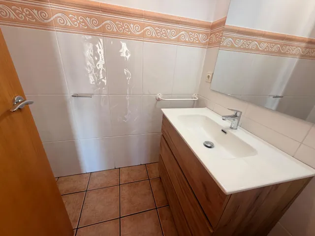 Oportunidad de alquiler en la zona de la Clínica Sant Josep – Piso impecable de 3 hab — 12
