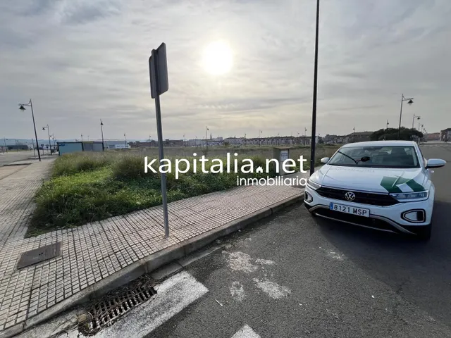 SOLAR URBANO RESIDENCIAL A LA VENTA EN LA POBLA LLARGA — 2