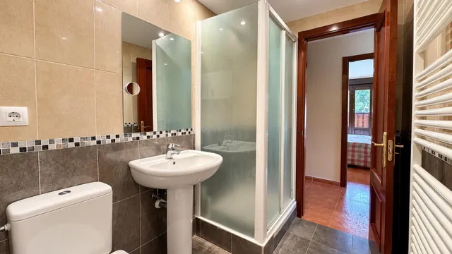 APARTAMENTO A POCOS METROS DE LA PLAYA DE COBRECES — 10