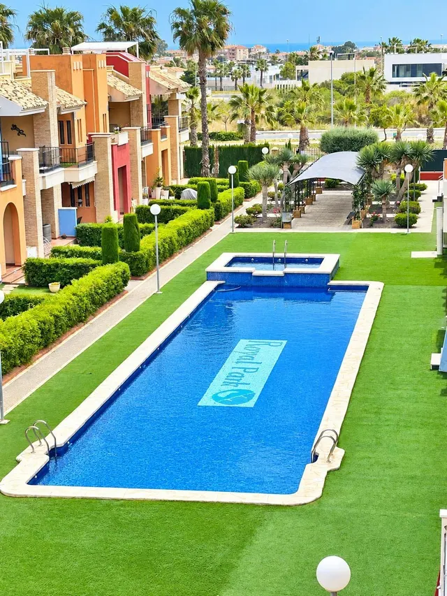 Lomas cabo roig 2 habs dando a piscina + garaje 219.900 — 16