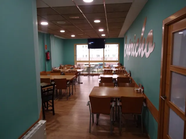 LOCAL EN PLENO FUNCIONAMIENTO CON LICENCIA DE RESTAURANTE EN