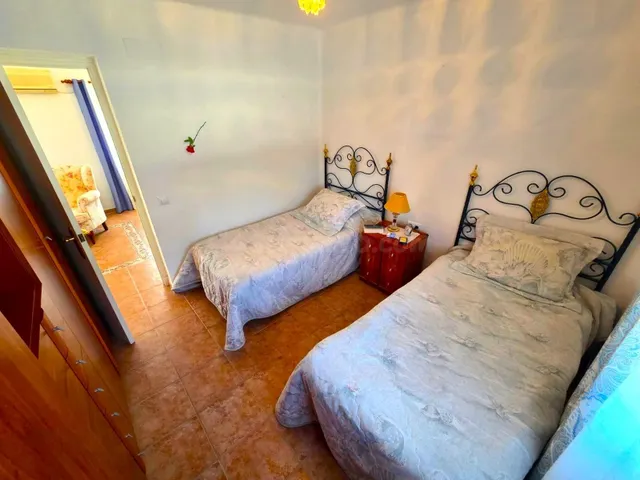 ¡OPORTUNIDAD ÚNICA DE PISO JUNTO AL CENTRO EN CHICLANA DE LA FRONTERA!95.000€ — 4