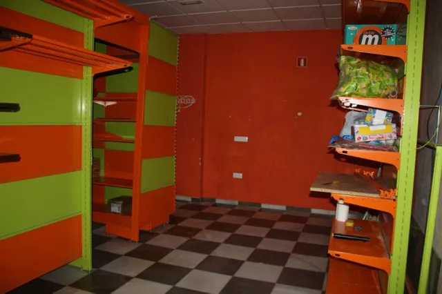 Bonito local para alquilar en Bormujos — 9
