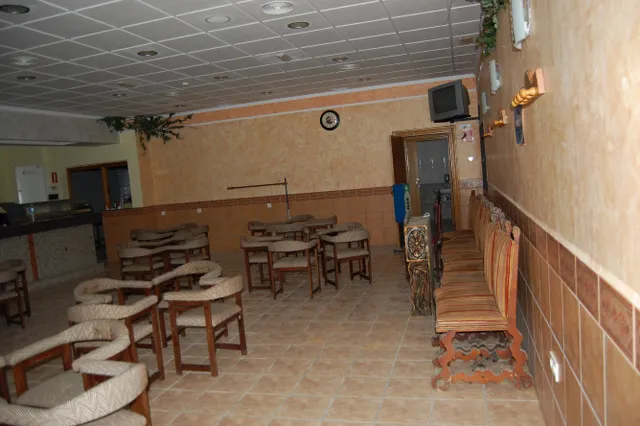 BAR TOTALMENTE ACONDICIONADO EN ROMICA — 7