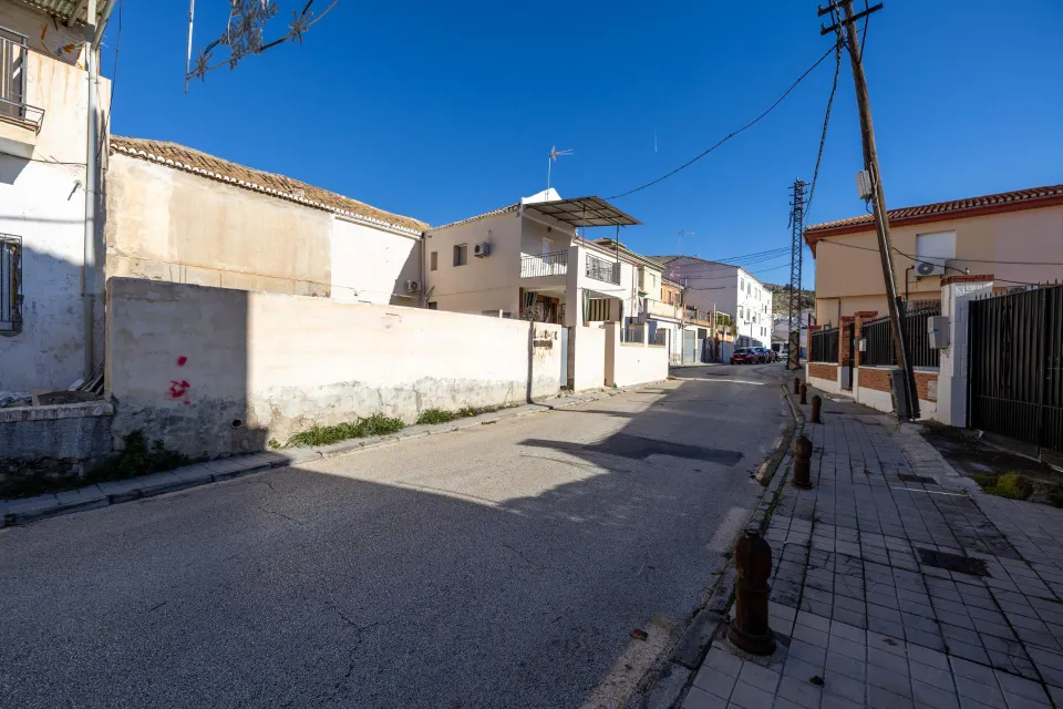 SOLAR EN VENTA EN UNA ZONA INMEJORABLE