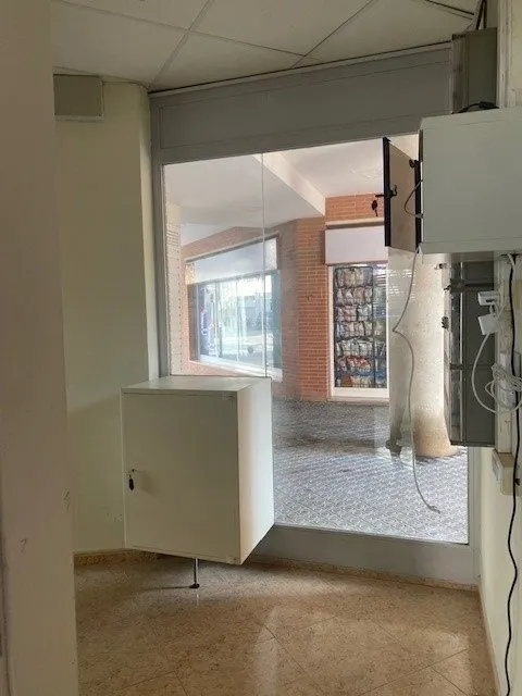 LOCAL COMERCIAL EN ALQUILER — 5