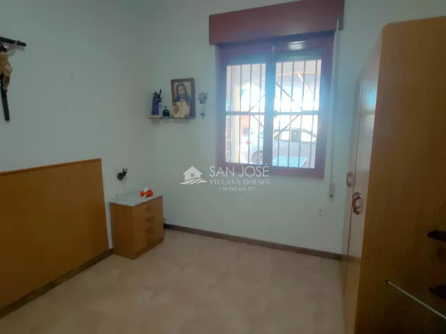 SE VENDE CHALET CON PISCINA EN MUY BUEN ESTADO EN ASPE ZONA DE UCHEL — 10