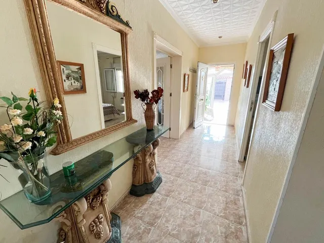 Chalet con piscina y amplias estancias en El Chaparral — 33