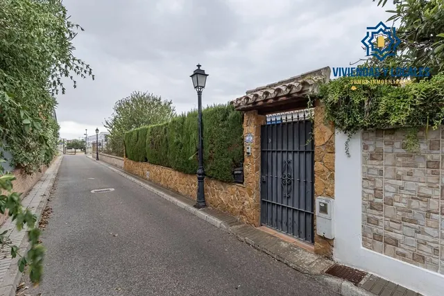 Casa con piscina en urb los chopos - Las Gabias — 24