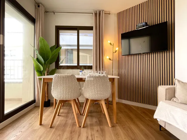 Roses | Piso reformado en primera línea de mar, con licencia - foto 4