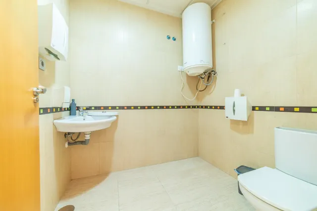 Local comercial 306m² en venta - Centro urbano — 8