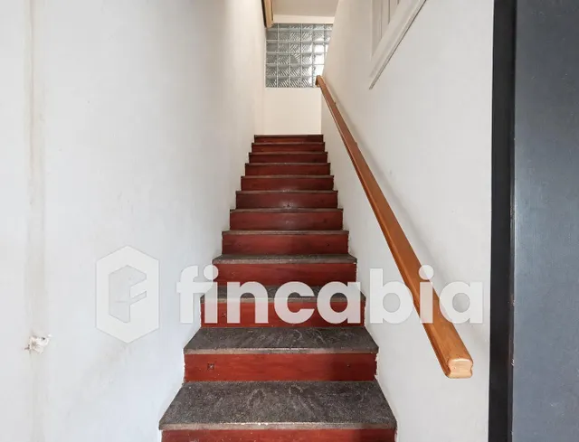 Casa para reformar con patio, balcones y local en Breda — 50