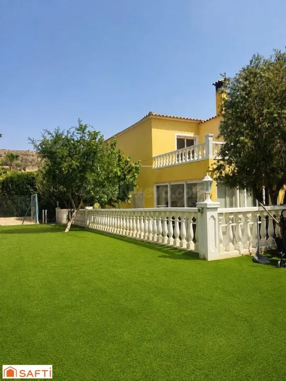 Tu refugio mediterráneo: privacidad, espacio y una villa para disfrutar sin limites — 10