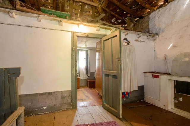 Casa  asturiana de piedra a rehabilitar con finca de 32.000 m2  en Llaneces (Mieres) — 16