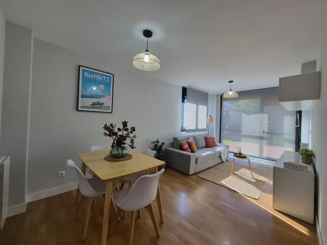 SE PONE A LA VENTA BAJO CON TERRAZA Y JARDIN DE DOS habitaci - foto 4
