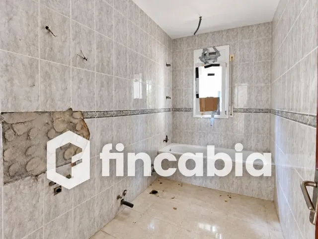 Casa independiente para reformar con jardín y garaje en Maçanet de la Selva — 47