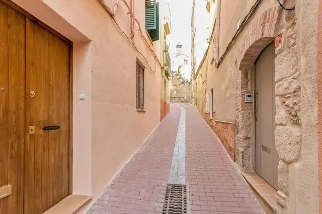 Se vende Casa en Olesa de Montserrat (Barcelona). — 8