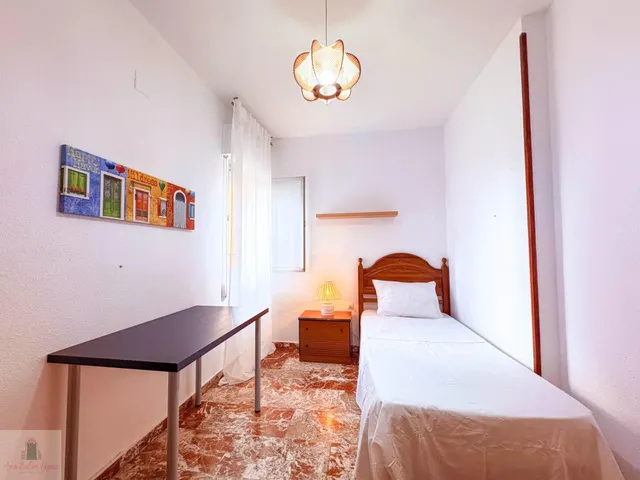 En venta en Valdepasillas, junto a Sinforiano Madroñero — 25