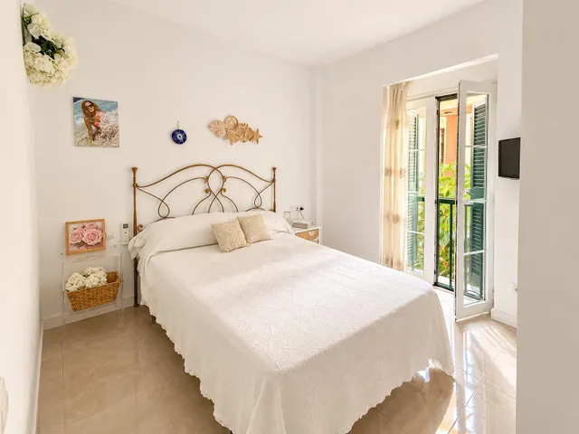 Un refugio mediterráneo reformado en Sa Torre, con terraza y cinco piscinas — 7